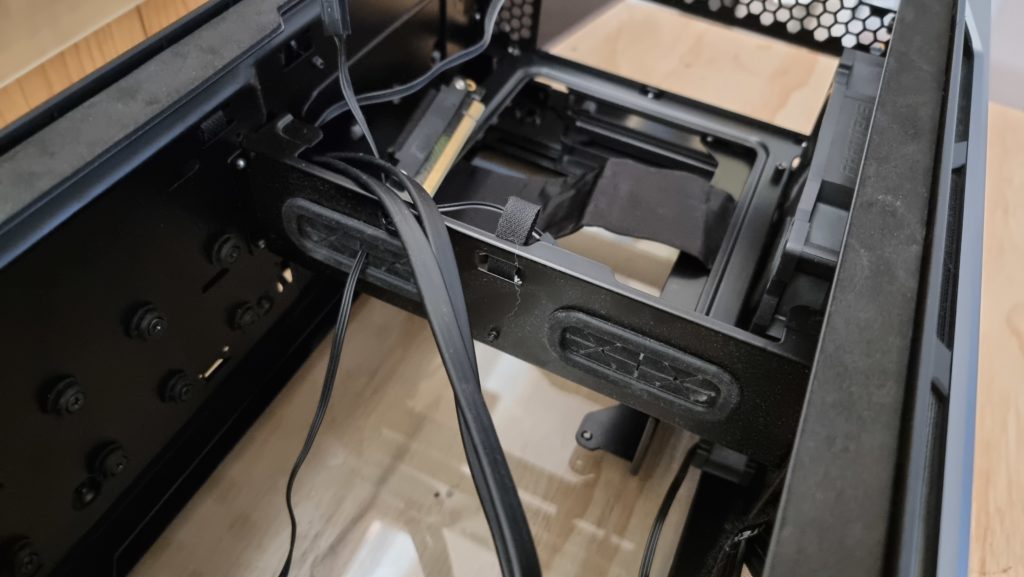 Phanteks Evolv Shift X opgedeeld in twee zones